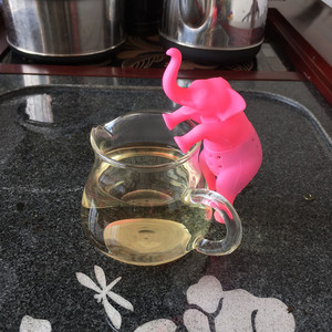 <span class=keywords><strong>Infuseur</strong></span> à thé en silicone en forme d'éléphant, design moderne et créatif, avec égouttoir et filtre, petite taille, vente chaude directe usine Chine - Product Image 6