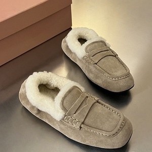 Zapatos informales marrones de lujo para mujer de marca Original MIUS, zapatos de felpa y cálidos antideslizantes, zapatos planos cálidos de gamuza para mujer - Product Image 3