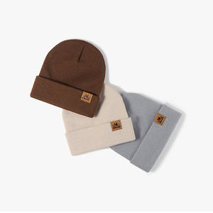 Bonnet tricoté personnalisé Lanhai avec logo – Bonnet d'hiver en acrylique de haute qualité avec logo sur mesure - Product Image 2
