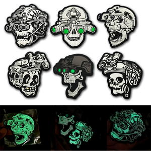 Parche táctico de goma luminoso que brilla en la oscuridad con diseño de logotipo personalizado para ropa, gorras y mochilas, precio de fábrica. - Product Image 2