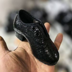 Nouvelles mini chaussures de <span class=keywords><strong>danse</strong></span> <span class=keywords><strong>latine</strong></span> pour enfants, chaussures de <span class=keywords><strong>danse</strong></span> <span class=keywords><strong>latine</strong></span> pour enfants, semelle en daim souple, cadeau de <span class=keywords><strong>danse</strong></span> pour filles, <span class=keywords><strong>petit</strong></span> ornement personnalisable - Product Image 4