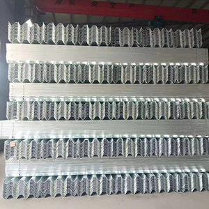 حاجز أمان من الفولاذ Jinglu ثلاثي الشعاع حاجز حركة المرور 3-4 سمك مموج للجسر والمناطق الخطرة الأخرى - Product Image 6