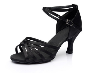 <span class=keywords><strong>Chaussures</strong></span> <span class=keywords><strong>d</strong></span>'<span class=keywords><strong>entraînement</strong></span> <span class=keywords><strong>d</strong></span>'intérieur <span class=keywords><strong>de</strong></span> <span class=keywords><strong>danse</strong></span> latine femmes adultes <span class=keywords><strong>chaussures</strong></span> <span class=keywords><strong>de</strong></span> <span class=keywords><strong>danse</strong></span> à talons hauts <span class=keywords><strong>chaussures</strong></span> <span class=keywords><strong>de</strong></span> gymnastique en Satin - Product Image 4