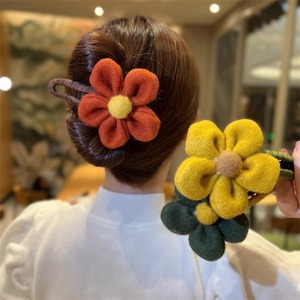 กิ๊บติดผมดอกไม้ขนาดใหญ่ ดีไซน์หรูหราสำหรับผู้หญิง อุปกรณ์เสริมสำหรับเกล้าผมด้านหลังศีรษะ กิ๊บติดผมสไตล์โมริเกิร์ลสุดหรูรุ่นใหม่ปี 2025 - Product Image 4