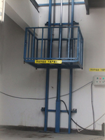 Ascenseur de fret vertical hydraulique FORWARD pour entrepôt résidentiel avec télécommande électrique et table de 1000x1000mm