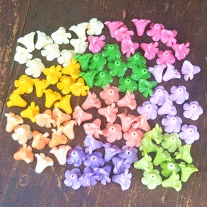 Perles en vrac de fleurs compressées en poudre de coquillage (Plumeria, Puakenikeni, <span class=keywords><strong>Jasmin</strong></span>, Sakura) pour la fabrication de bijoux hawaïens en gros - Product Image 2