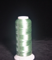 Fil à broder en soie OEKO-TEX 110D/2 120D/2 150D/2 300D/2 polyester 1500 couleurs teintées en stock