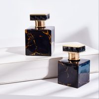 Flacons de parfum en verre rectangulaires vides de haute qualité, style minimaliste moderne, avec logo.