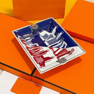 Cendrier carré sans fumée et ensemble de coupelles à cigares style américain, boîte portable en porcelaine céramique avec logo personnalisé - Product Image 1