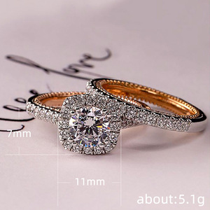 Anello Bicolore con Cristalli Pavé per Donne, Elegante Accessorio Moda per Uso Quotidiano e Feste - Product Image 5