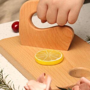 Couteau pour enfants en bois fait à la main en gros pour la cuisine et la découpe sécurisée des légumes et des fruits - Product Image 6