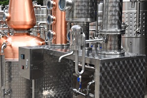 Destilador de Whisky/Licores de Vino Dibosh de 200 Litros, Destilación Continua, Motor de Calentamiento Eléctrico de 4.5kW/H - Product Image 4