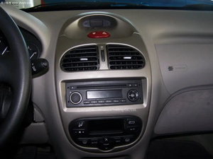Cornice per DVD Auto <span class=keywords><strong>Peugeot</strong></span> 206 con Kit Lemorton, Cablaggio e Accessori, Cornice in Plastica <span class=keywords><strong>Nera</strong></span> per Android - Product Image 5