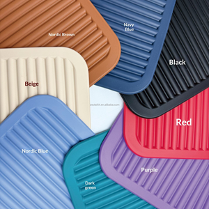 แผ่นรองกันลื่นซิลิโคนทนความร้อนสำหรับโต๊ะครัว สีพื้น มีร่องสำหรับเก็บและเสิร์ฟอาหาร - Product Image 4