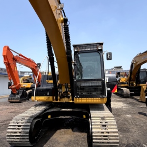 Excavatrice sur chenilles CAT 320D d'occasion en bon état, 20 tonnes, pour la construction routière et les travaux de terrassement - Product Image 4