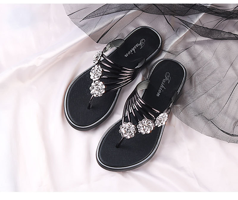 New Design Flat Sandals Shoes Rhinestones Slides Shoes Ladies PVC Sandals Slippers for Women