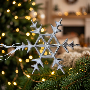 Ornement de Noël en aluminium en forme d'étoile, fait main, avec impression numérique, décoration durable pour la maison, Sonnet Decor - Product Image 3