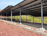 Conception moderne de bâtiments préfabriqués à structure en acier Hangar à vaches et ferme avicole pour vaches porcs moutons pour entrepôts