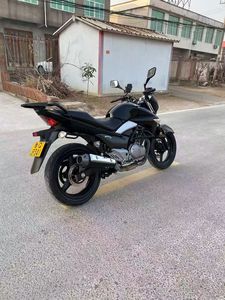 Motocicletta Suzuki1 GW250 <span class=keywords><strong>Inazuma</strong></span> 250: Potenza del Motore Bicilindrico Parallelo e Leggendaria Affidabilità Suzuki - Product Image 4