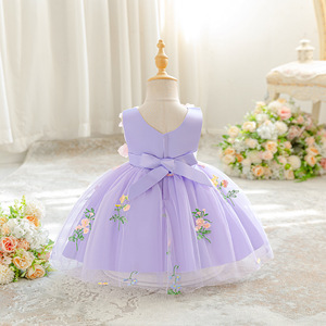 Baby Einjähriges Festkleid Feenkleidung Kleine Mädchen Prinzessin Ballkleid Luxuriöses Blumenapplikation Ärmelloses V-Ausschnitt-Kleid - Product Image 5