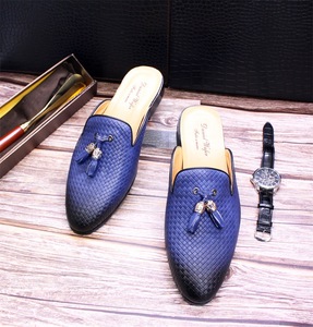 Nuevas Pantuflas de Cuero Genuino con Borlas para Uso Casual, Sandalias de <span class=keywords><strong>Verano</strong></span> con Diseño Tejido y Grabado para <span class=keywords><strong>Hombre</strong></span> - Product Image 2