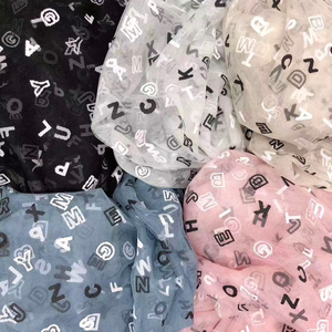 Commercio all'ingrosso bellissimo tessuto in <span class=keywords><strong>Tulle</strong></span> a rete stampato morbido tessuto modello HG6307 lettere bianche nere tessuto di rivestimento elasticizzato per - Product Image 1