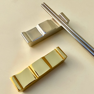 Support à baguettes en acier inoxydable 304, carré, argent, or, or rose, noir, multifonctionnel, pour vaisselle de table, idéal pour les mariages et événements festifs - Product Image 1