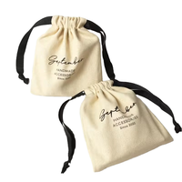 Sacs en toile de coton beige naturel réutilisables et écologiques avec cordon de serrage, personnalisables avec logo imprimé