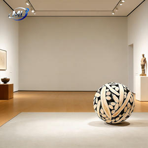 Sculpture d'art moderne en bois massif sur mesure, décoration de sol écologique, support d'affichage, statue de boule en bois - Product Image 4