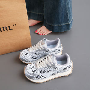 Nouvelles baskets pour femmes de créateurs, de haute qualité, en maille respirante, style marche, chaussures d'automne, tricot volant, baskets tendance pour femmes - Product Image 2