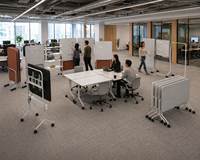 Tables pliantes OMNI pour la formation et les conférences, design mobile à plateau rabattable pour le bureau