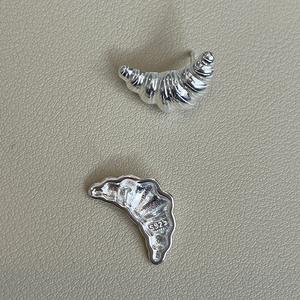 Pendientes de Plata de Ley S925 con Diseño de Cuerno de Vaca, Acabado en Oro Rosa, Estilo Simple, Versátil, Estilo INS, Accesorio para Oreja al Estilo de Blogueros Coreanos - Product Image 5