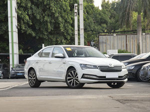 <span class=keywords><strong>Skoda</strong></span> Superb 2025 TSI 280 DSG Edición Premium <span class=keywords><strong>de</strong></span> Lujo 1749 Hatchback con Techo Solar Dinámico y Eficiente Espacioso Liftback - Product Image 3