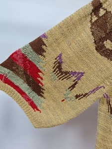 Suéter de punto con cuello en V de lana/Cachemira en tono tierra inspirado en el suroeste con patrones geométricos llamativos para un aspecto informal elegante y acogedor - Product Image 5