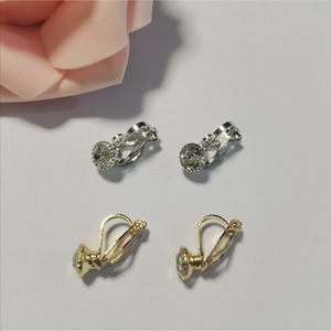 Pendientes de Clip con Incrustaciones de Diamantes en Forma de Triángulo, Aleación de Zinc, Joyería de Moda - Product Image 1