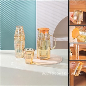 Juego de Cinco Piezas de Cristalería Le Weishi Le Fish, Diseño Cuadrado con Patrón Martillado, Estilo Moderno y Minimalista - Product Image 2