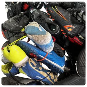 Chaussures de Football d'Occasion pour Hommes en Gros, Mélange Propre de Bales de Chaussures de Marque Chinoise - Product Image 3