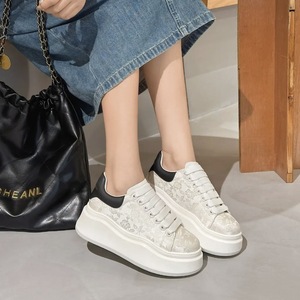 2024 tendencia nacional McQueen blanco altura aumento zapatillas Primavera Verano deportes Casual chino bordado suela gruesa nuevo - Product Image 1