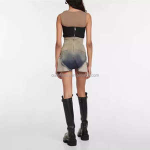 Short de piste de luxe effet dégradé en denim à couches pour femmes Short en jean effiloché à couches pour femmes Short à couches - Product Image 5