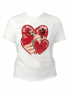 T-shirt retrò da donna con stampa leopardata a cuori, manica corta, girocollo, 100% cotone jersey, morbida, casual, per San Valentino e tutti i giorni - Product Image 1