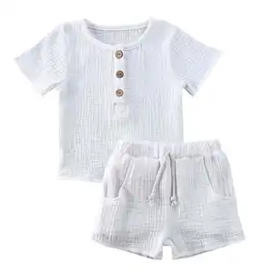 时尚定制婴儿服装褶皱短袖衬衫上衣带纽扣和系带短裤夏季婴儿服装套装