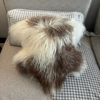 Coussin en fourrure de mouton de Mongolie de couleur naturelle avec queue, fourrure douce pour canapé