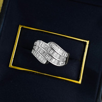 Bague éternité en argent sterling 925 plaqué rhodium avec zircone cubique taille émeraude baguette glacée pour mariage et soirée