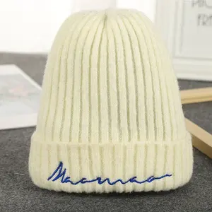 Cappello lavorato a maglia personalizzato/berretto/cappello invernale Logo ricamato 2020 berretti all'ingrosso