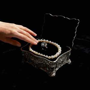 <b>Dropshipping</b> Shopify Vintage Embossed Metal Jewelry Box European Palace Carved Storage Case High End Organizer - Product Image 3