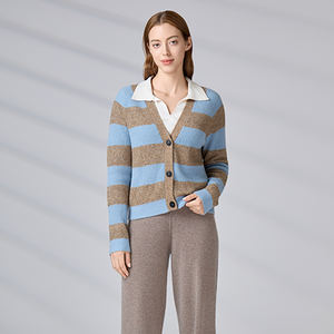 Fabricant de tricots, vêtements de créateurs sur mesure de haute qualité, pull d'hiver à col en V pour femme, cardigan rayé, pull pour femme - Product Image 1