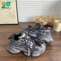 Chaussures de sport noires de style de marque de luxe, aspect vieilli, respirantes, légères, augmentant la taille, semelle épaisse et souple, pour hommes et femmes
