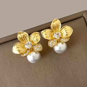 Boucles d'oreilles en perles plaquées or 18 carats, bijoux Rehegua en gros, designs variés - Product Image 2