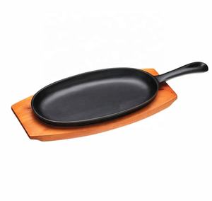 Sartén ovalada de hierro fundido, sartén de fajita presazonada con placa Base de madera, placa caliente coreana para barbacoa - Product Image 1