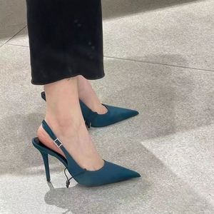 Chaussures à talons hauts raffinées à bout pointu, ornées de strass et découpées, pour femme - Product Image 2
